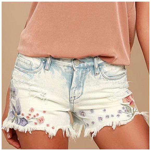 Blank NYC Hiker Light Wash Embroidered Distressed Denim Shorts 29 - Picture 2 of 9